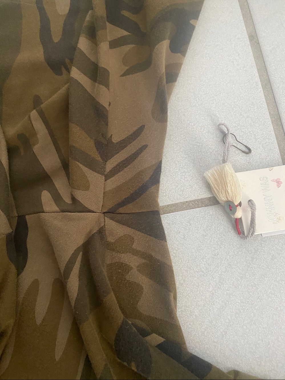 Johnny Was KAIRA Peacock floral Legging. Camo peacock floral design Medium - Picture 7 of 9